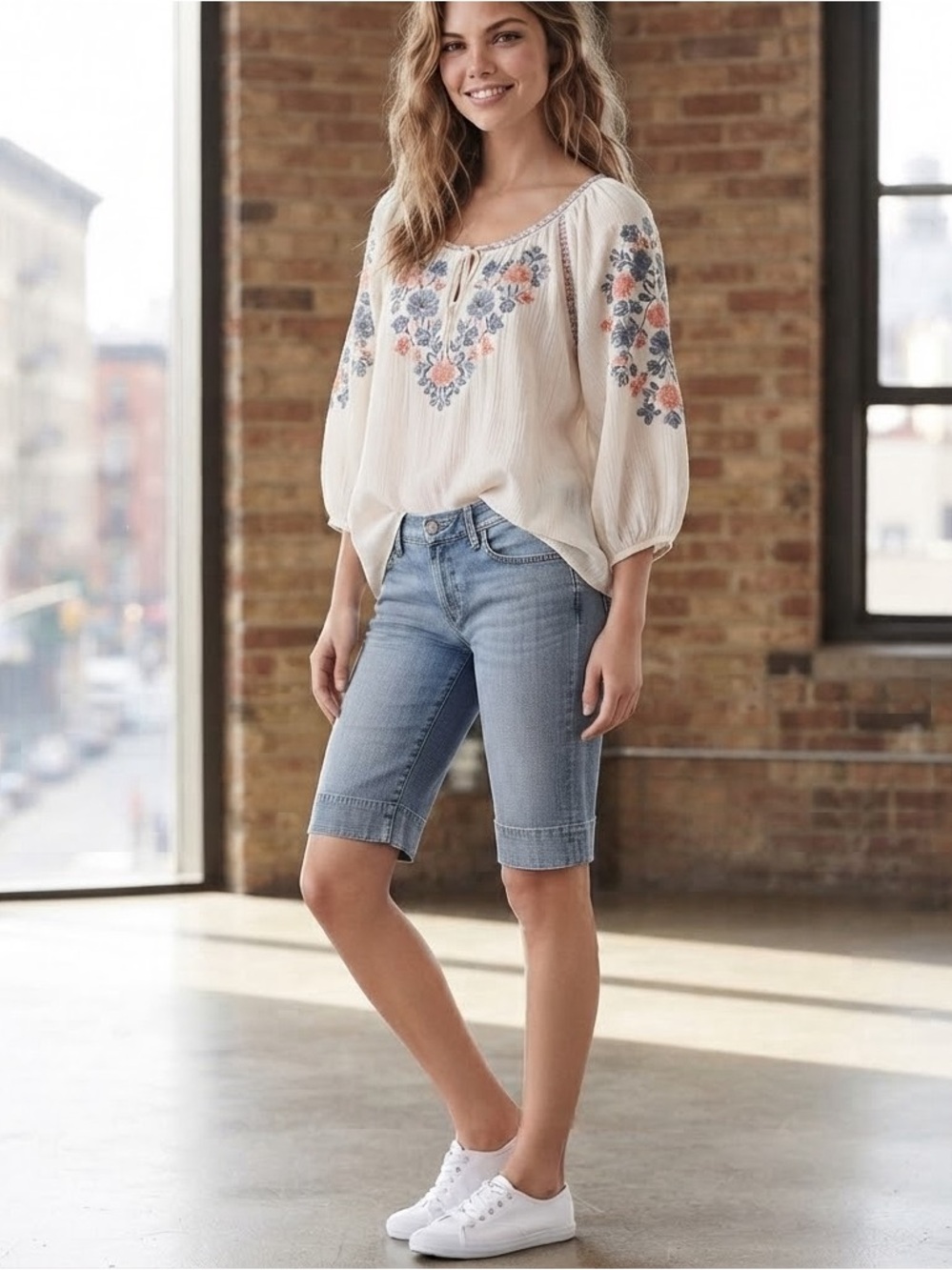GAP Low Rise Blue Denim Bermuda Shorts Medium Wash Size 4R